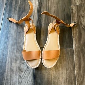 New Soludos Sandals size 6 1/2